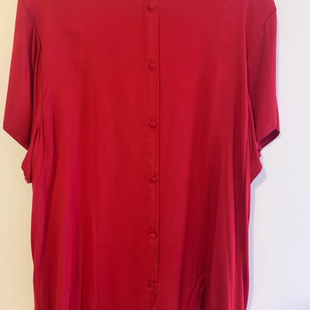 Torrid "Abby" Red Challis Blouse, 3x NWT - Picture 5 of 5